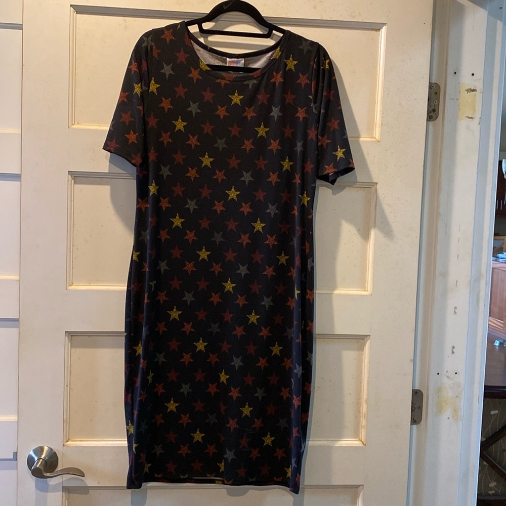 LuLaRoe Julia, all over stars print, knee-length dress. Size L.